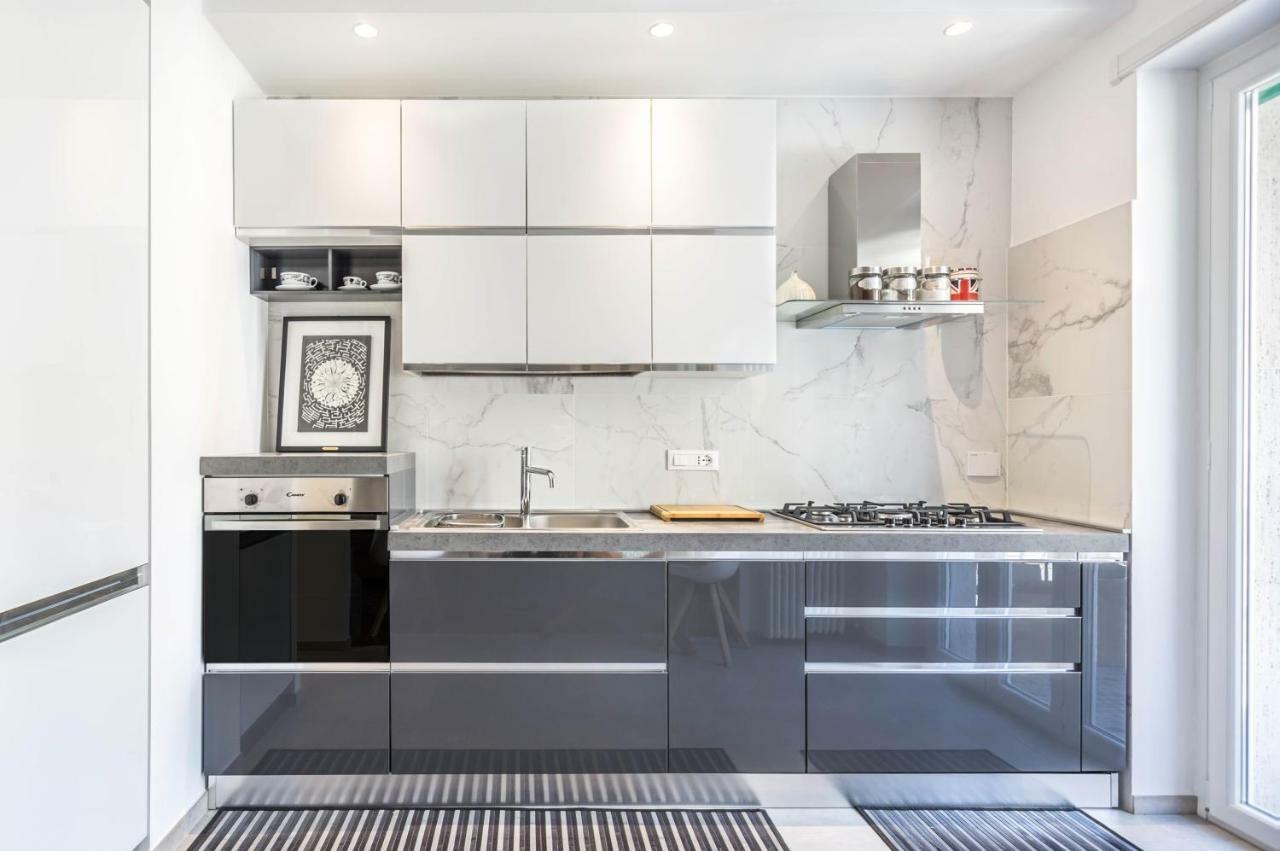 Luxury Central Apartment Turin Bagian luar foto